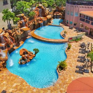 Clarion Suites Roatan At Pineapple Villas